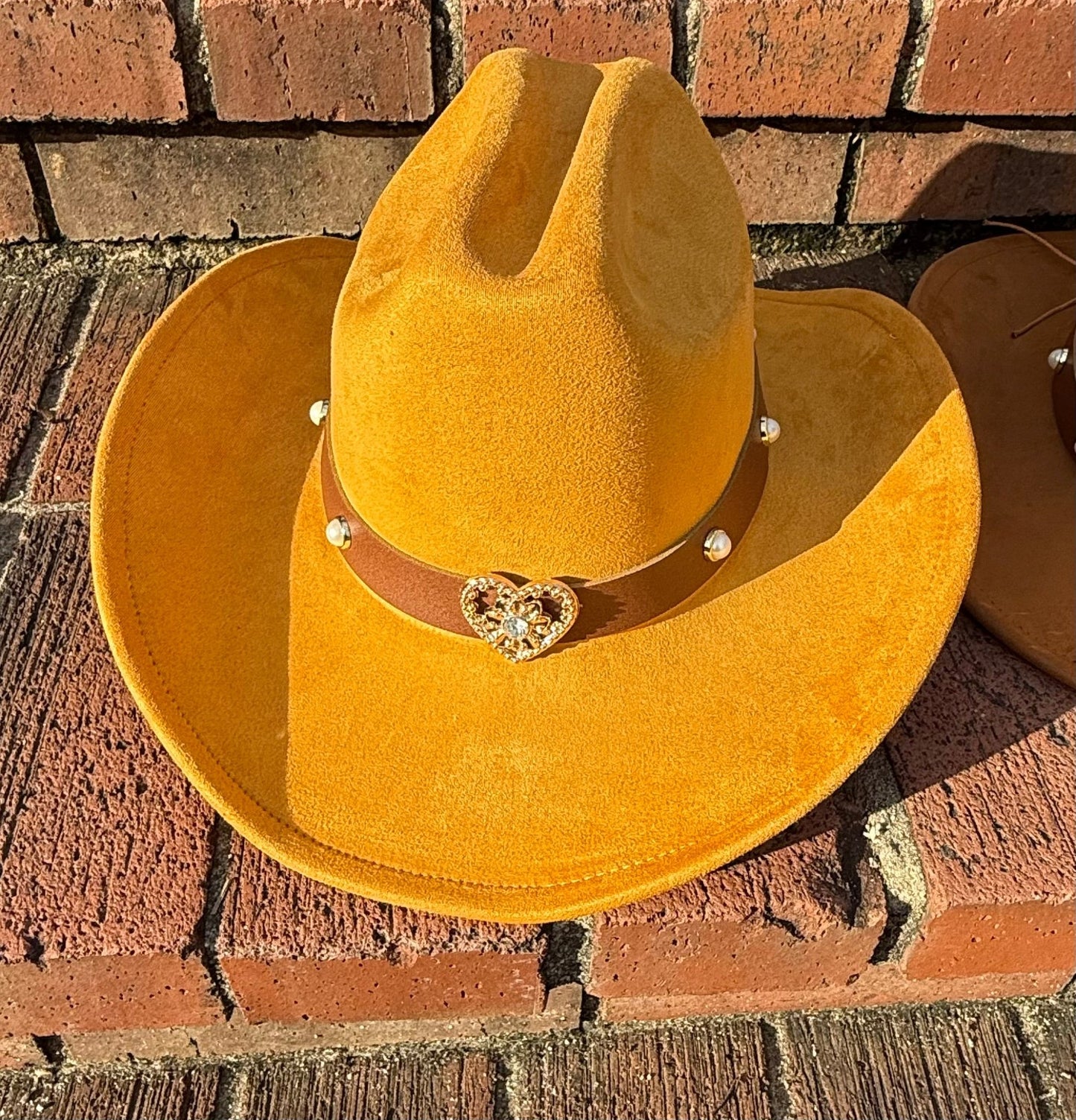 Premium Heart Thud Suede pinched Cowboy Hat - AccessorizmeeWholesale
