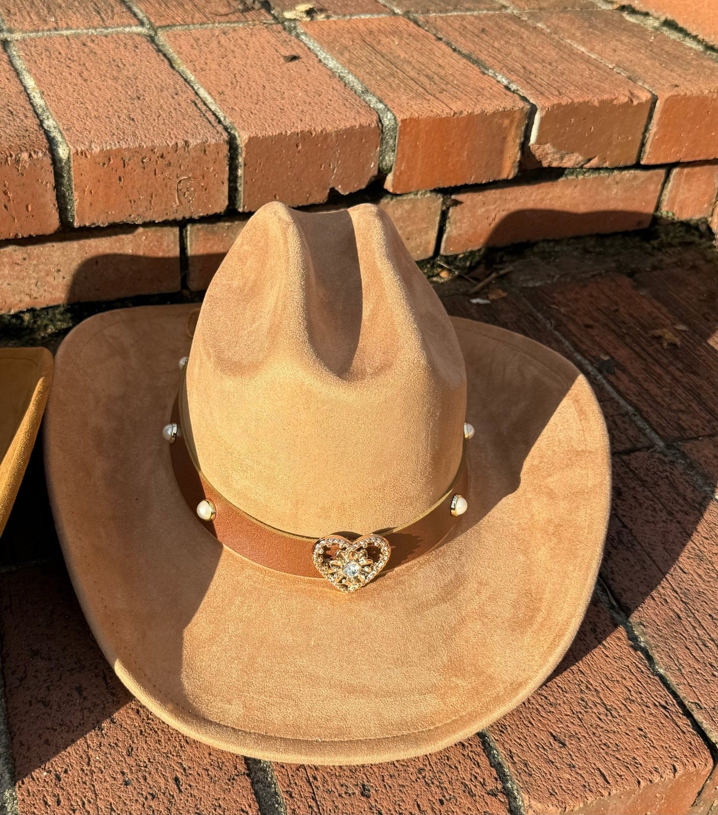 Premium Heart Thud Suede pinched Cowboy Hat - AccessorizmeeWholesale