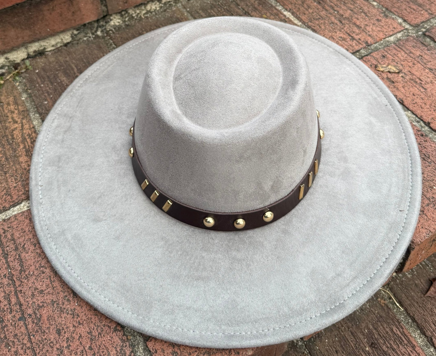 Round Boater Brim Striker Studded Hat - AccessorizmeeWholesale