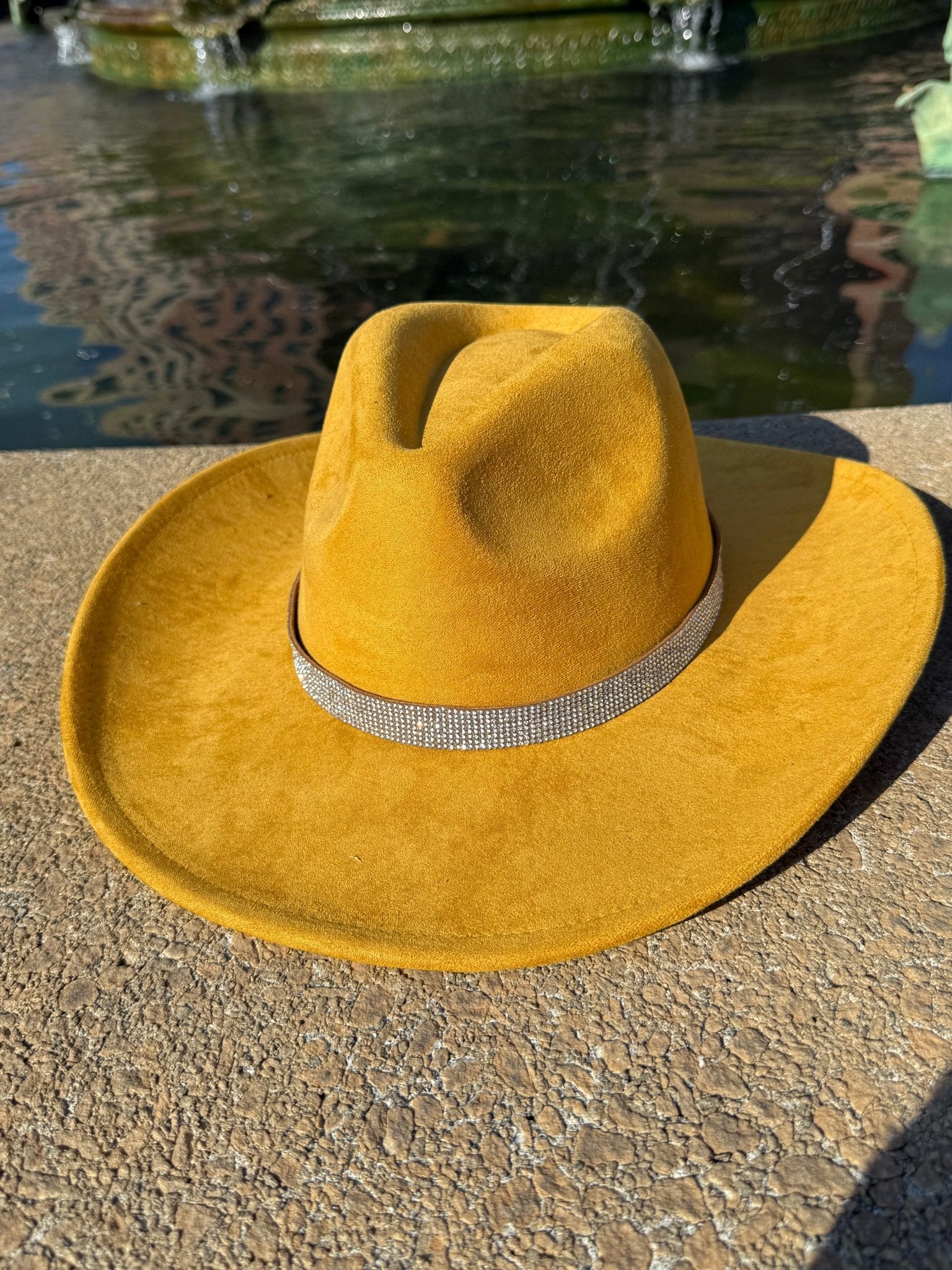 Diamond Suede Cowboy Hat - AccessorizmeeWholesale