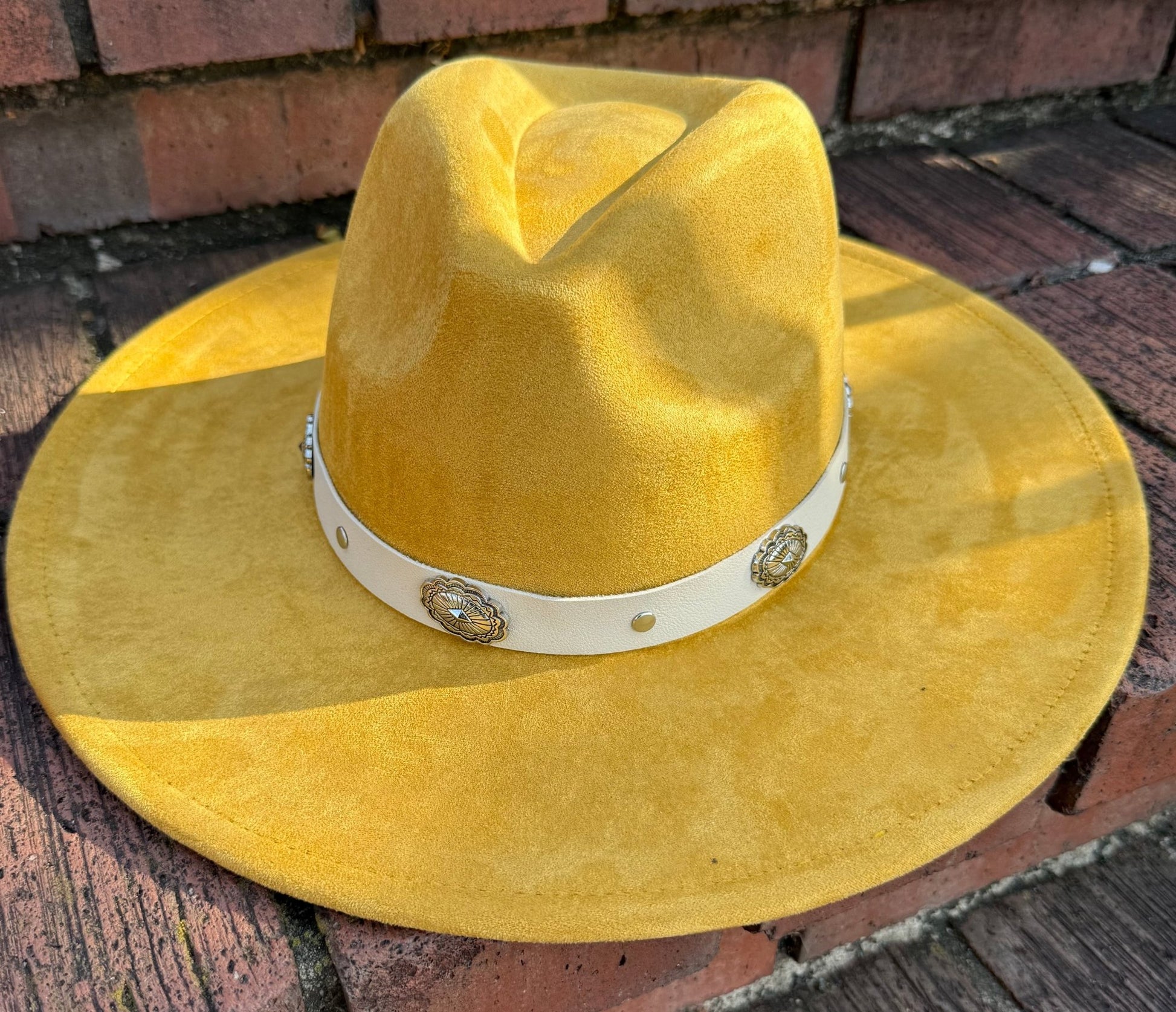Flare Suede Wide Brim Fedora - AccessorizmeeWholesale