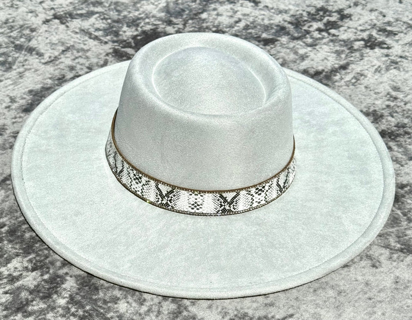 FlatBoater Widebrim Animal Print Hat - AccessorizmeeWholesale