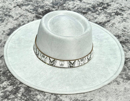FlatBoater Widebrim Animal Print Hat - AccessorizmeeWholesale