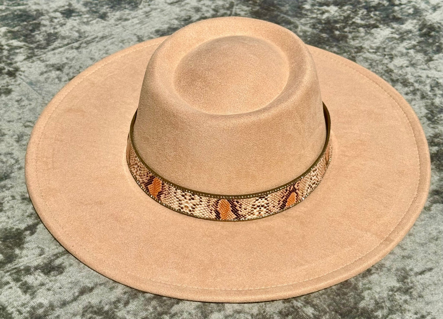 FlatBoater Widebrim Animal Print Hat - AccessorizmeeWholesale