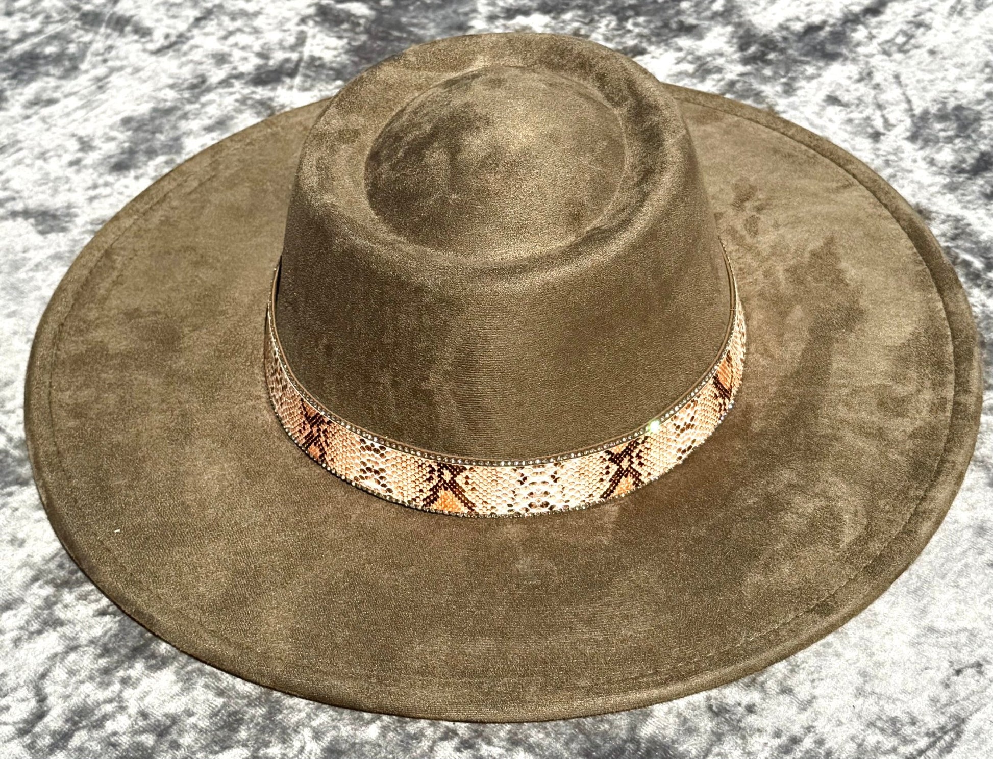 FlatBoater Widebrim Animal Print Hat - AccessorizmeeWholesale