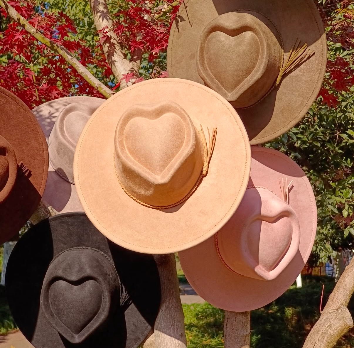 Heart Widebrim Vegan Fedora Hat - AccessorizmeeWholesale