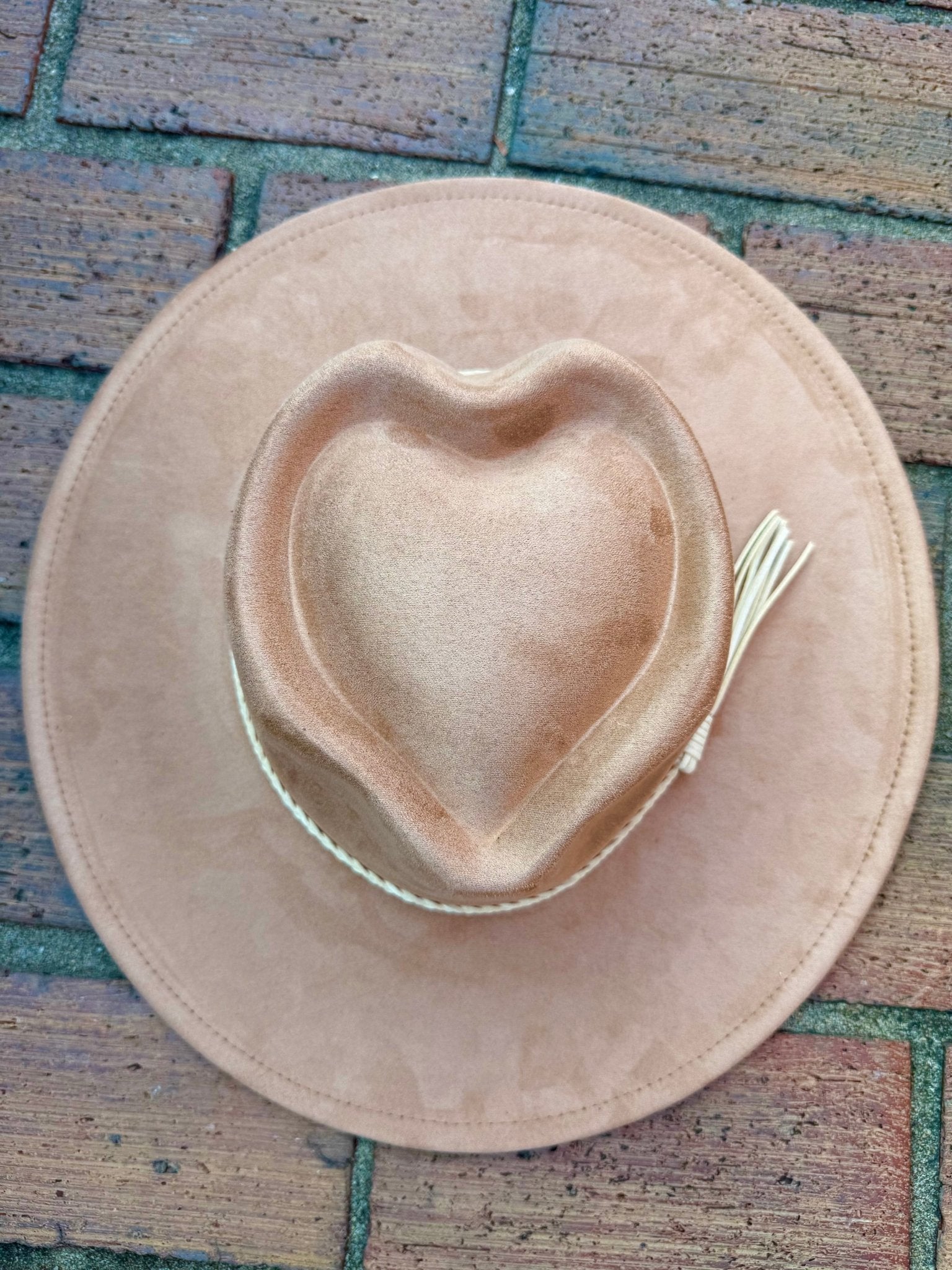 Heart Widebrim Vegan Fedora Hat - AccessorizmeeWholesale