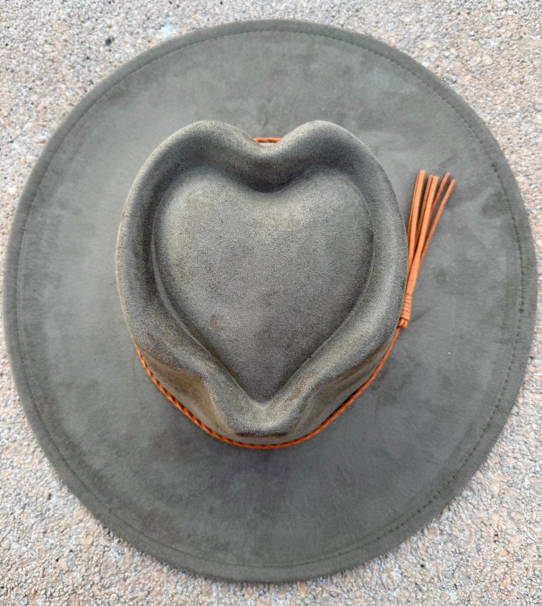 Heart Widebrim Vegan Fedora Hat - AccessorizmeeWholesale