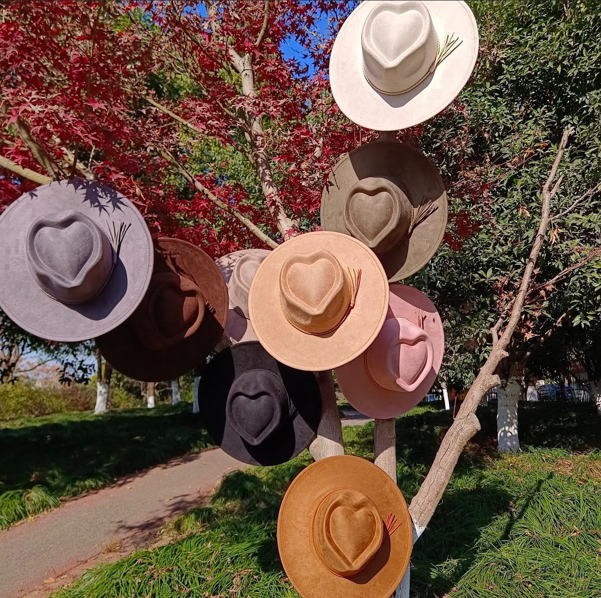 Heart Widebrim Vegan Fedora Hat - AccessorizmeeWholesale
