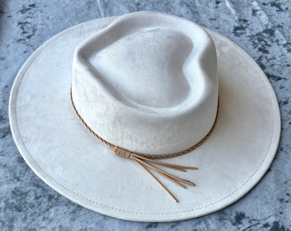 Heart Widebrim Vegan Fedora Hat - AccessorizmeeWholesale