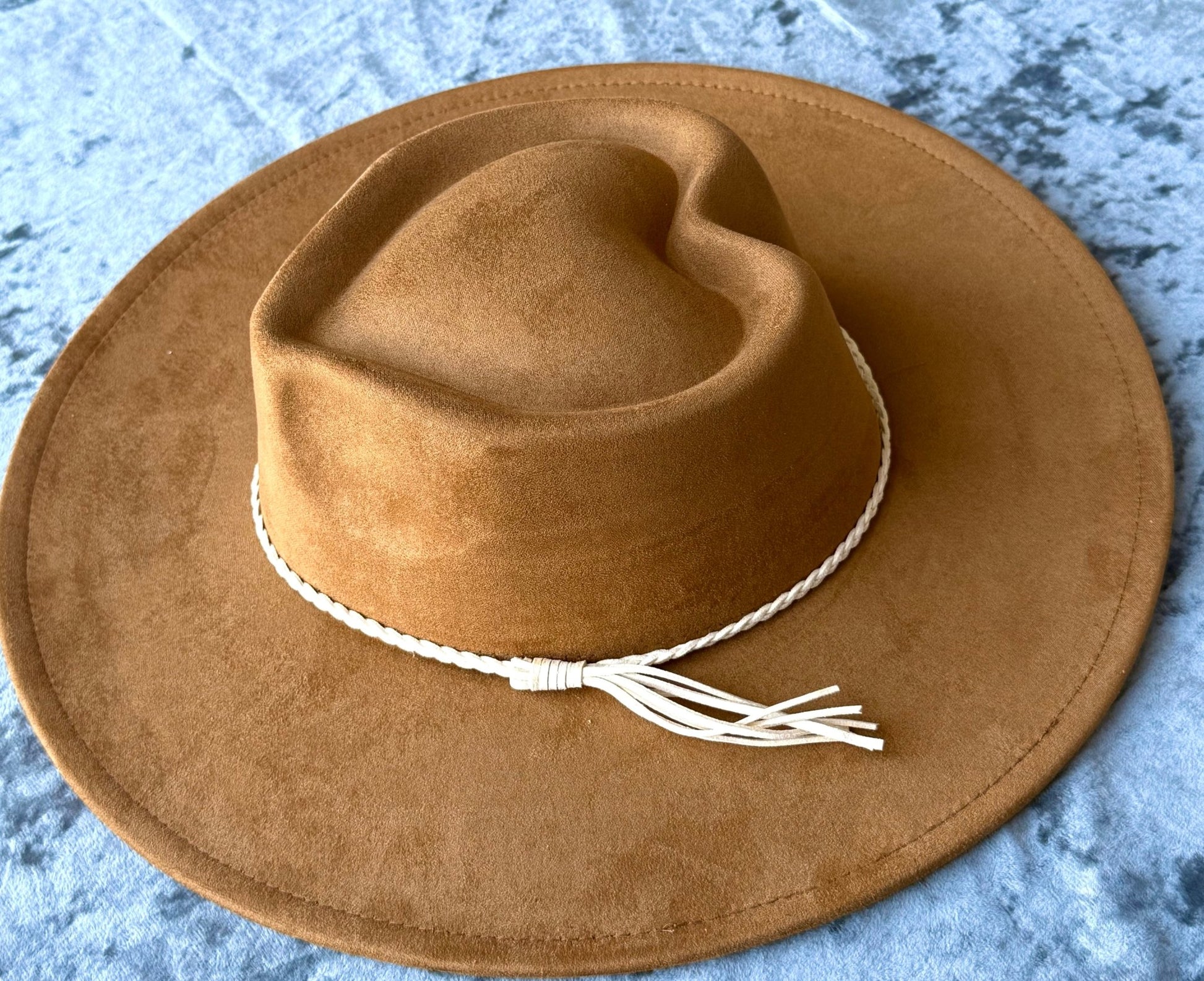 Heart Widebrim Vegan Fedora Hat - AccessorizmeeWholesale
