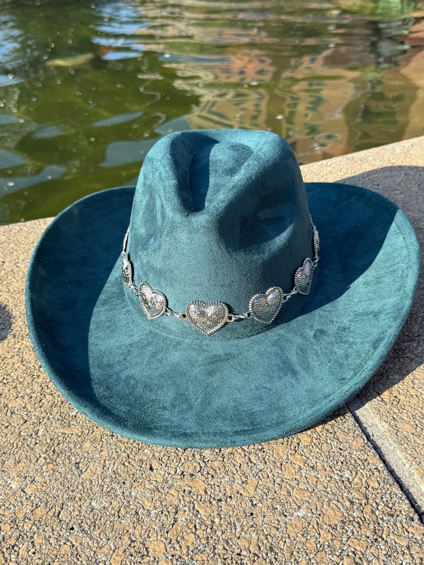Heartbreaking Suede Cowboy Hat - AccessorizmeeWholesale