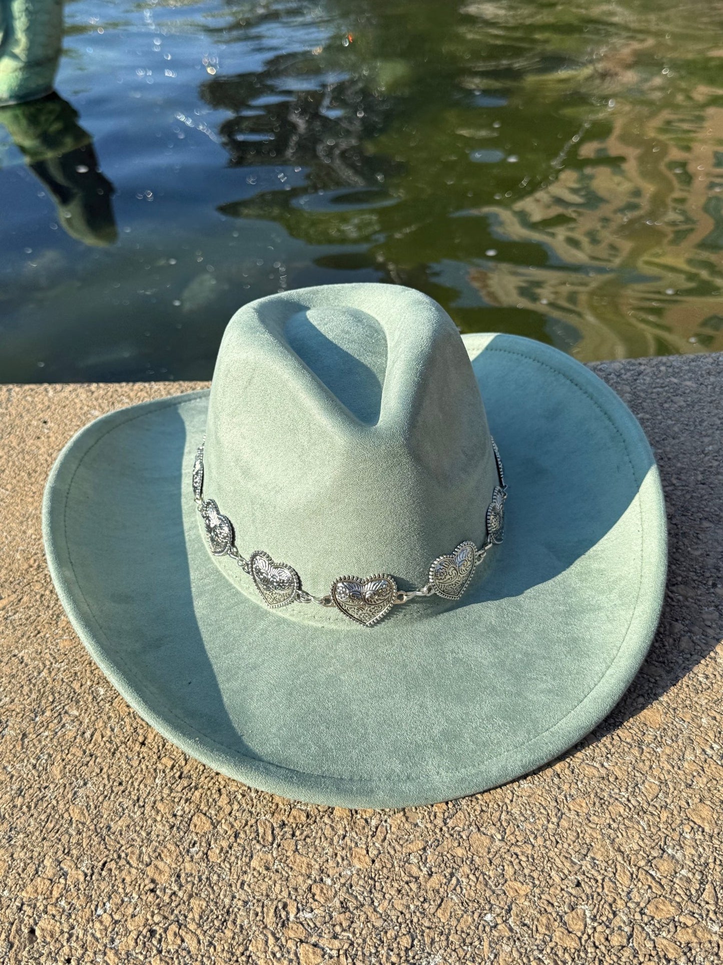 Heartbreaking Suede Cowboy Hat - AccessorizmeeWholesale