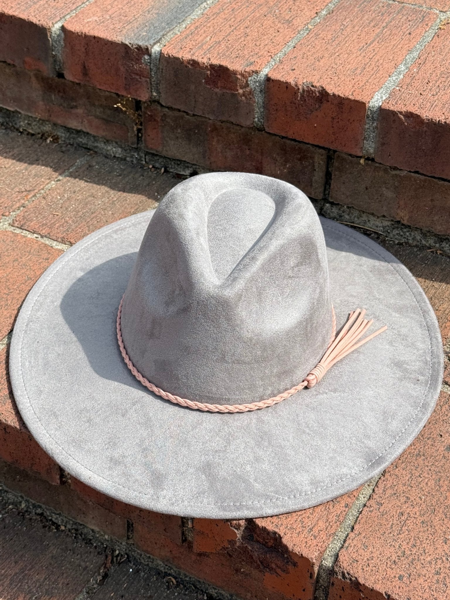 Premium Vegan Suede Fedora Hat - AccessorizmeeWholesale