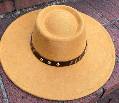 Round Boater Brim Striker Studded Hat - AccessorizmeeWholesale