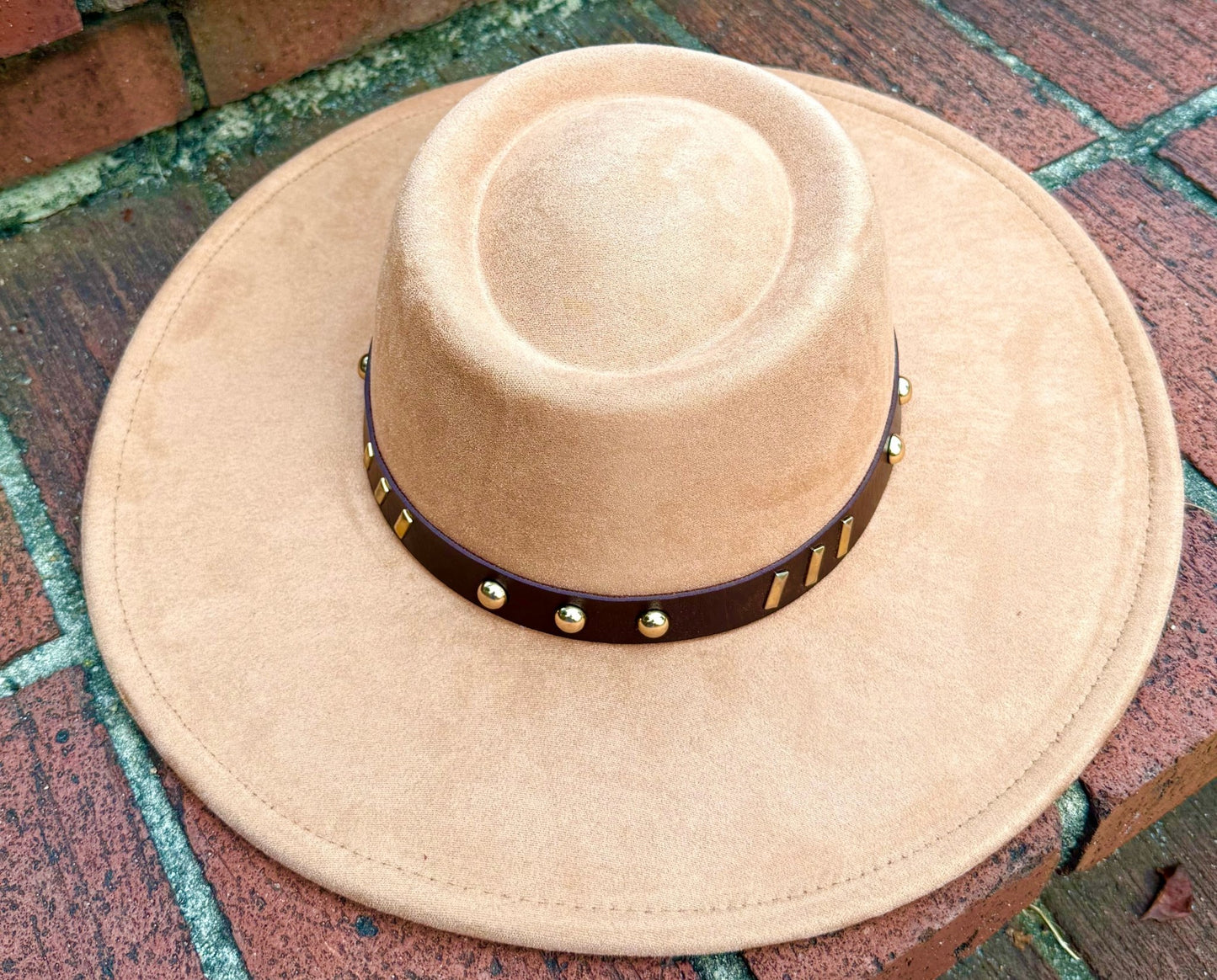 Round Boater Brim Striker Studded Hat - AccessorizmeeWholesale