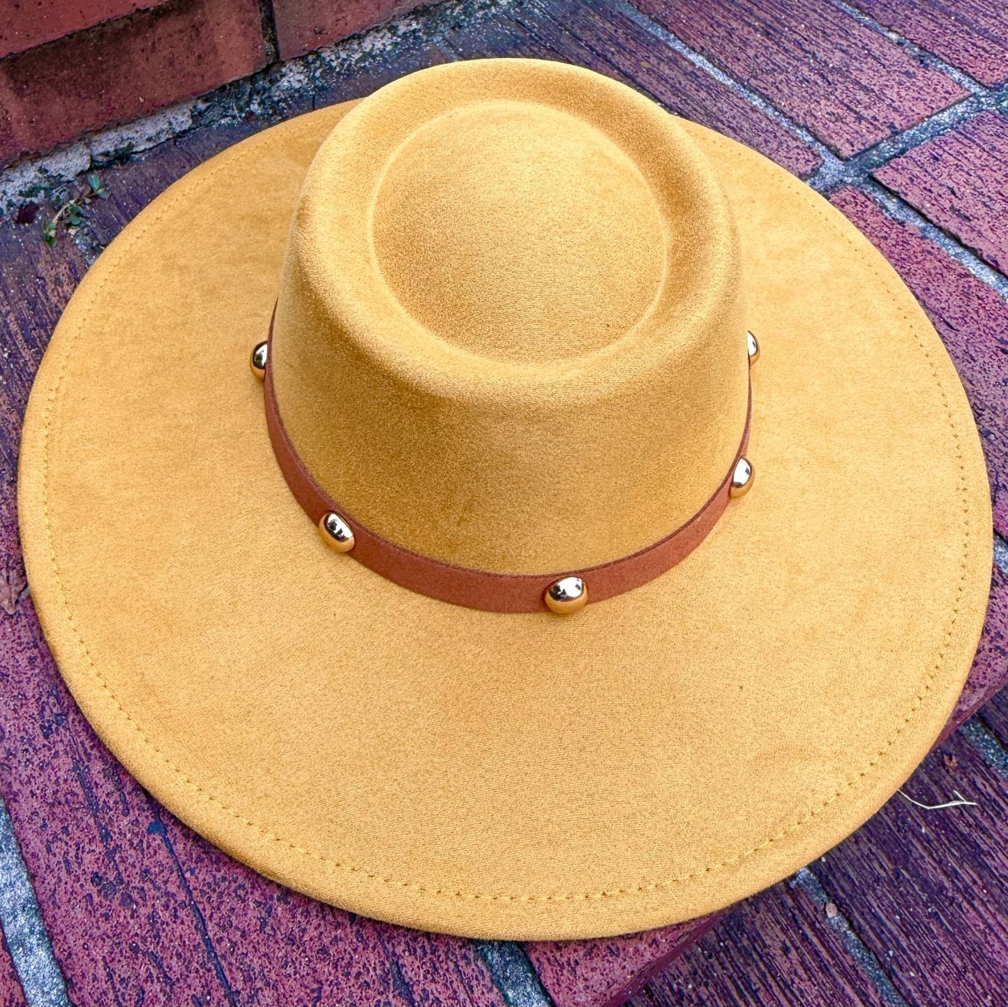 Round Boater Brim Studded Hat - AccessorizmeeWholesale