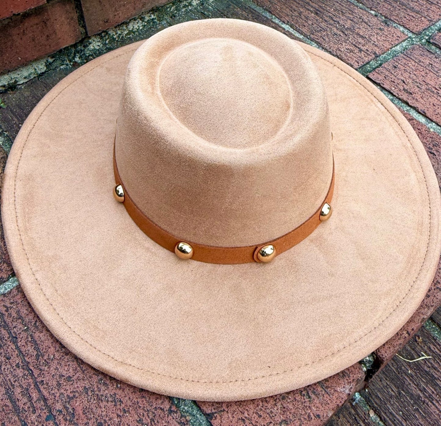 Round Boater Brim Studded Hat - AccessorizmeeWholesale