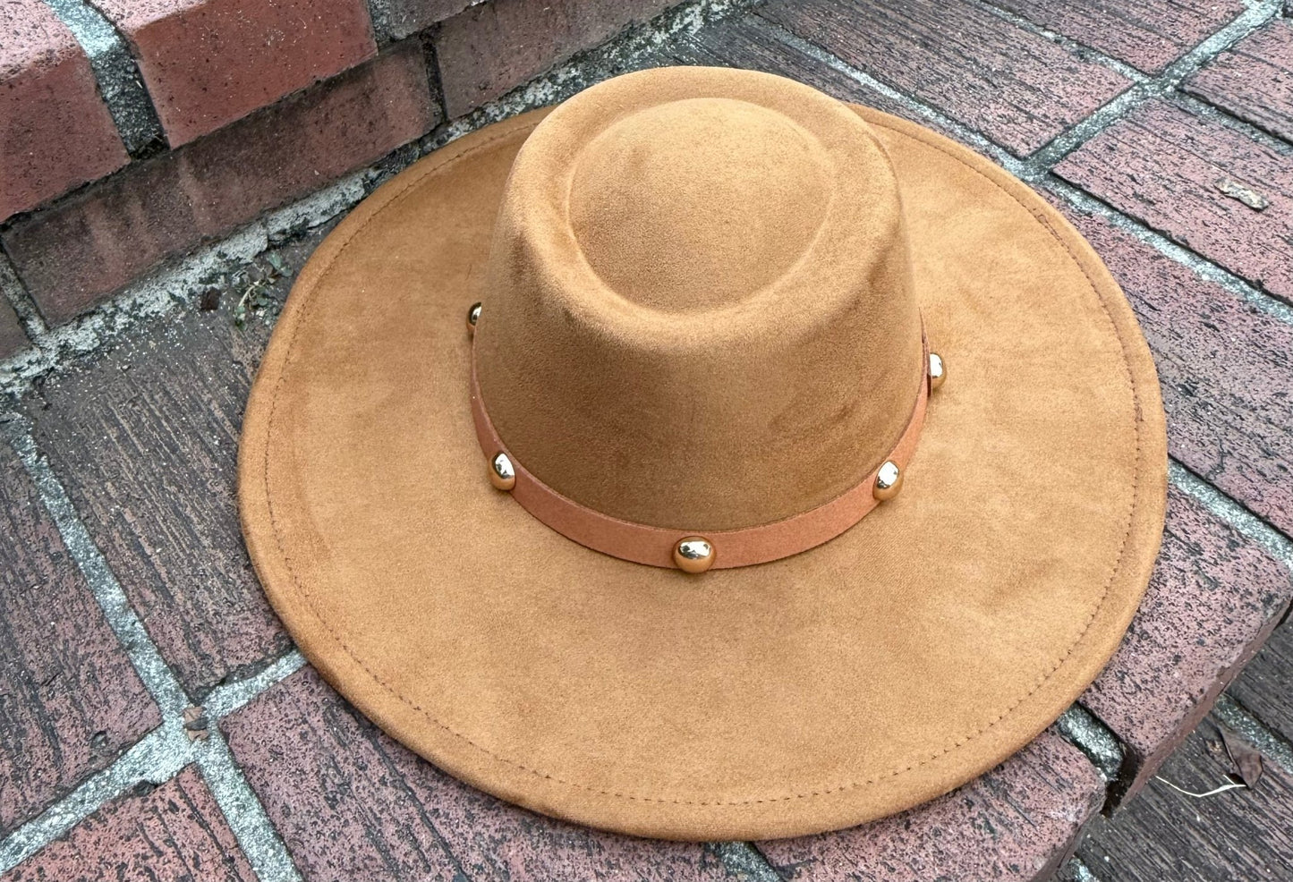 Round Boater Brim Studded Hat - AccessorizmeeWholesale