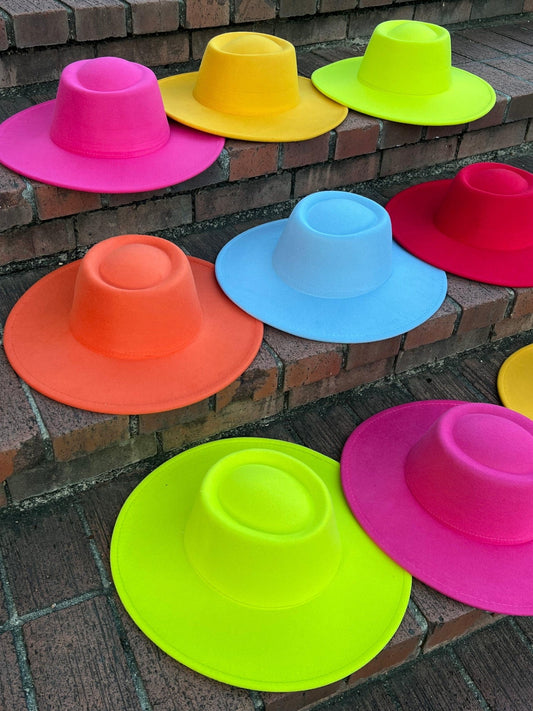 Round Wide Brim Fedora - AccessorizmeeWholesale